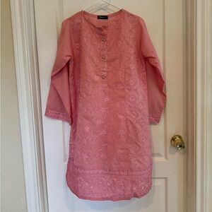 Beautiful embroidered kurti!